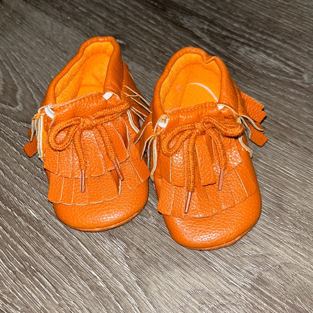 Baby fringe shoes